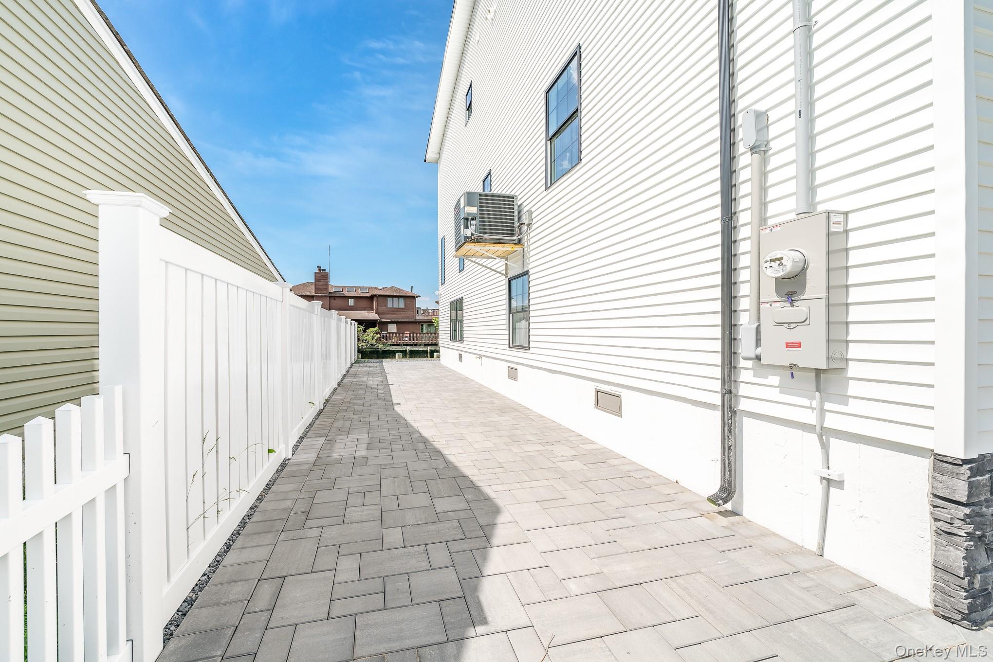 23 Bay Street, Bellmore, NY 11710