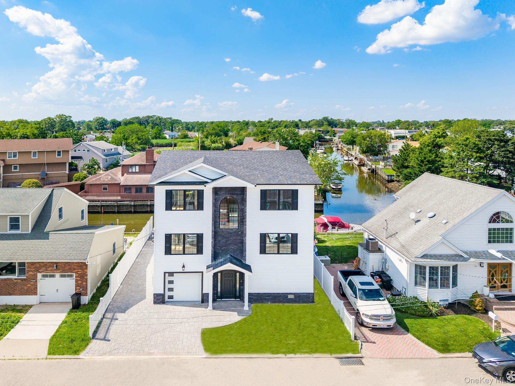 23 Bay Street, Bellmore, NY 11710