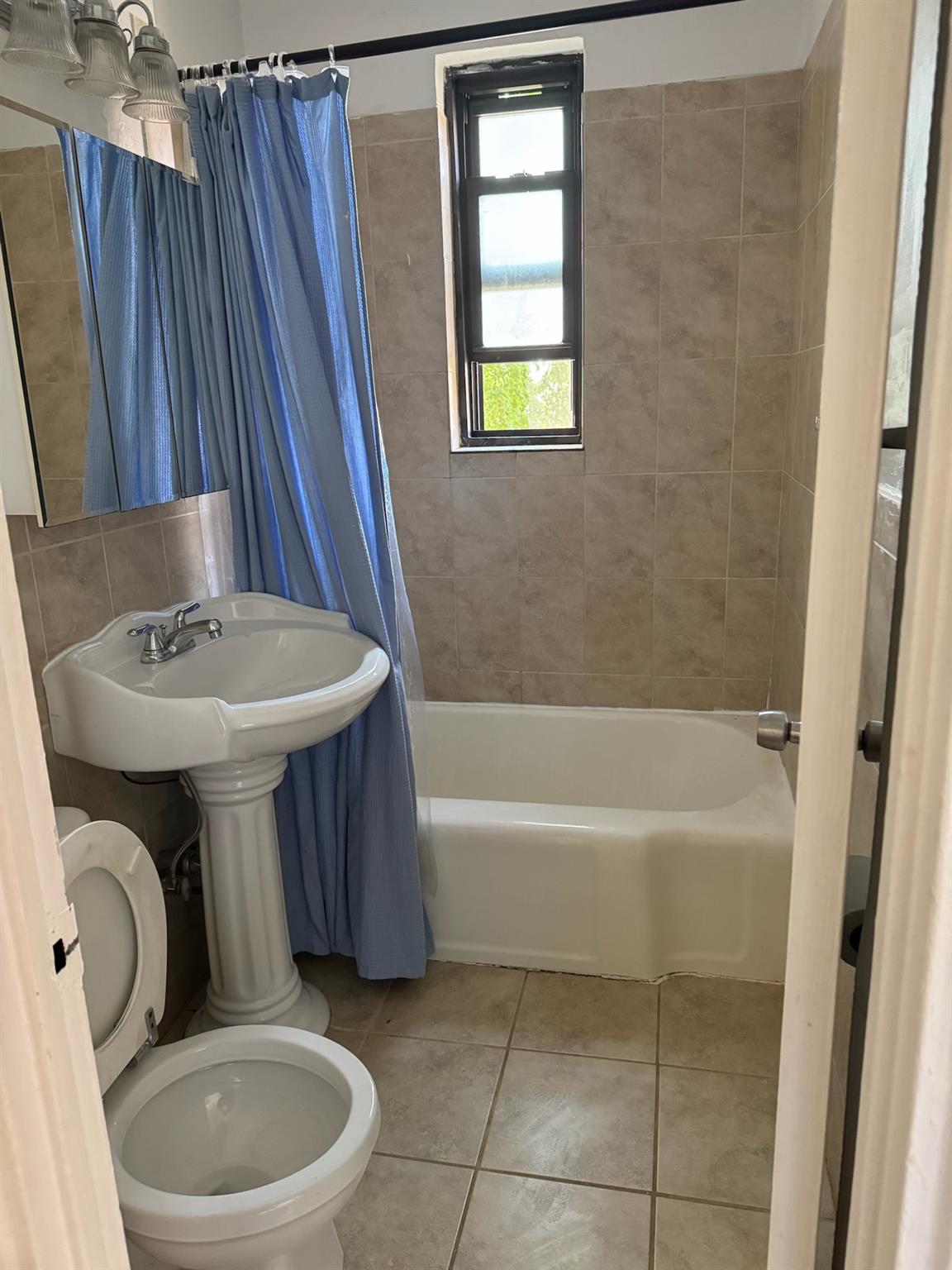 150-11 72 Road # 3G, Kew Garden Hills, NY 11367