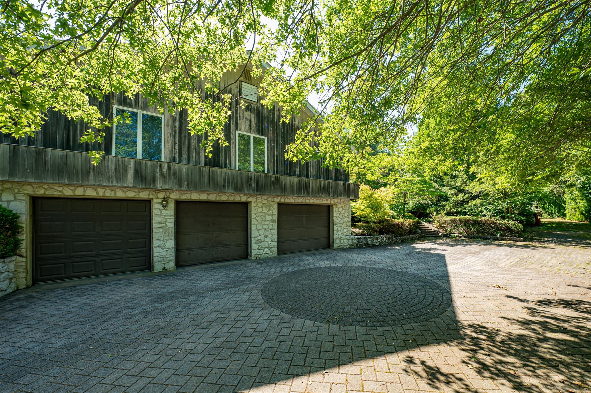 22 Penn Drive, Dix Hills, NY 11746