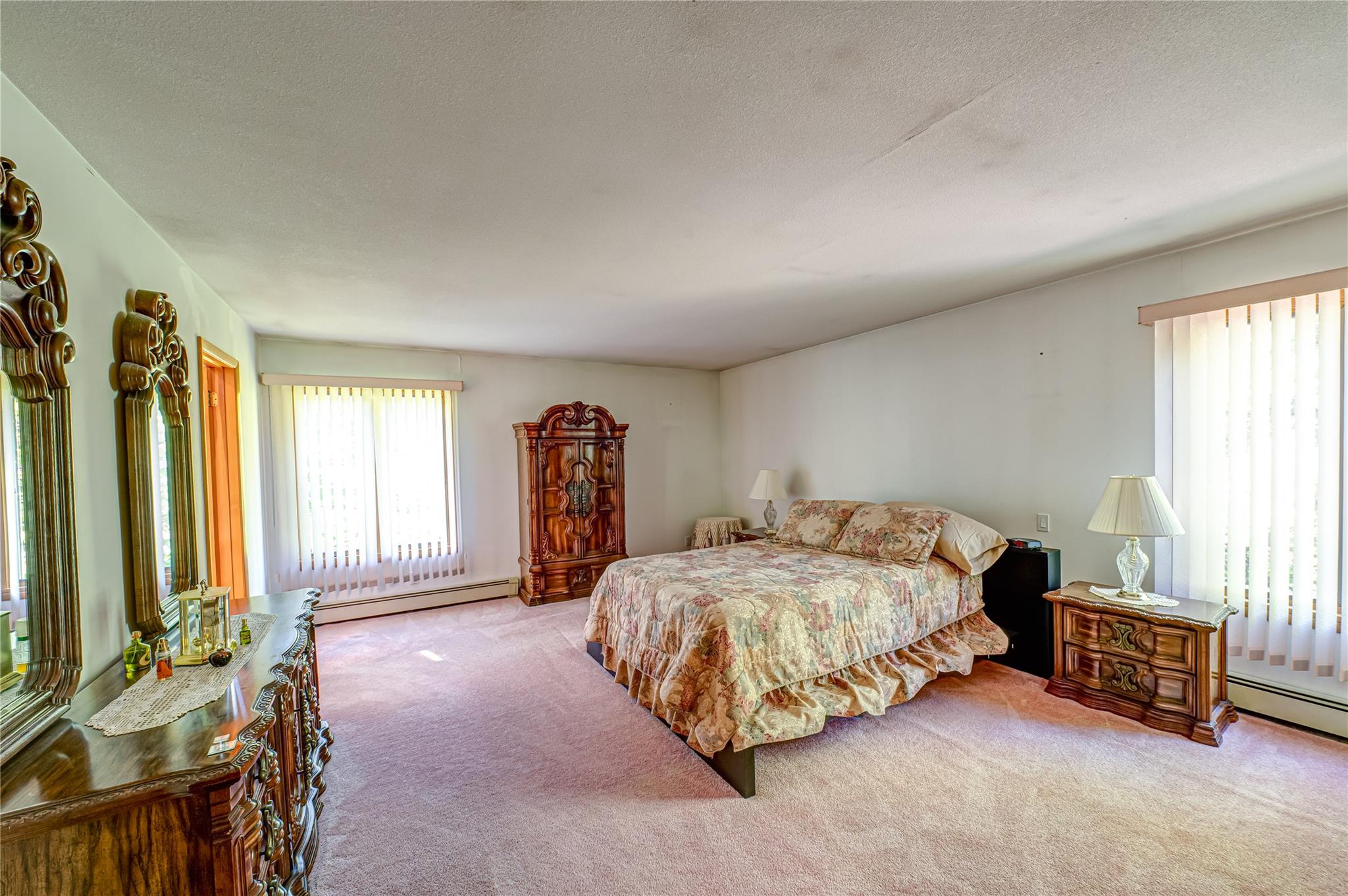 22 Penn Drive, Dix Hills, NY 11746