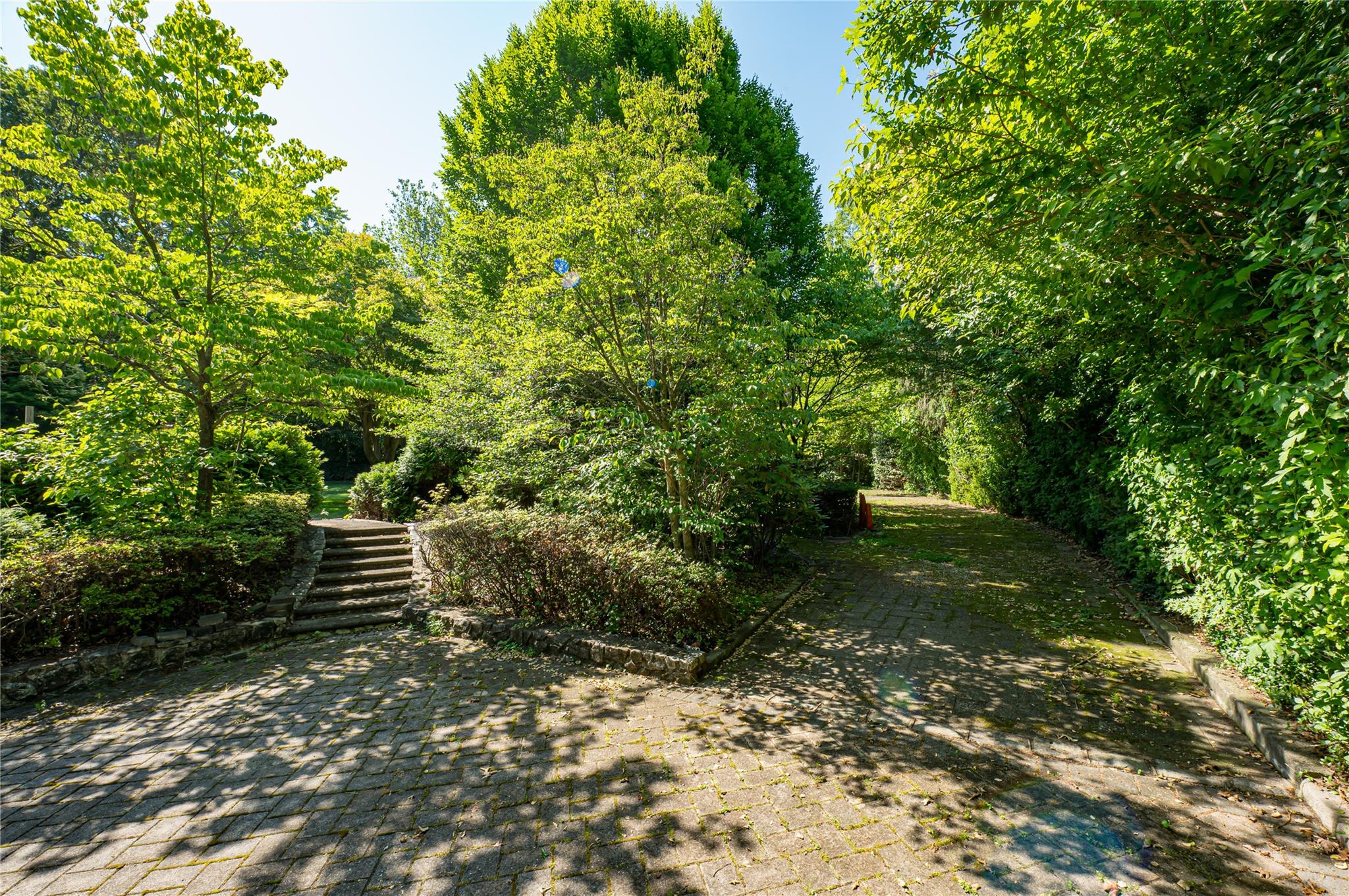 22 Penn Drive, Dix Hills, NY 11746