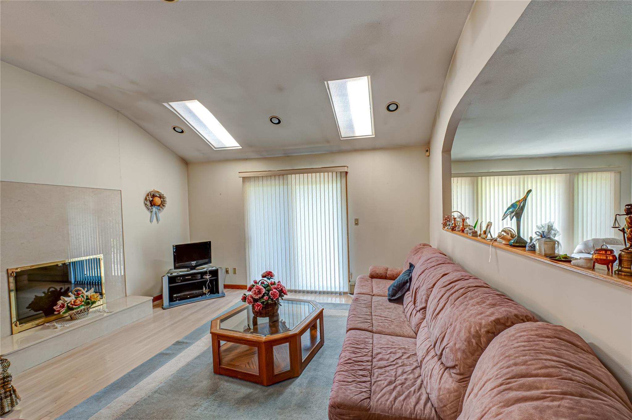 22 Penn Drive, Dix Hills, NY 11746