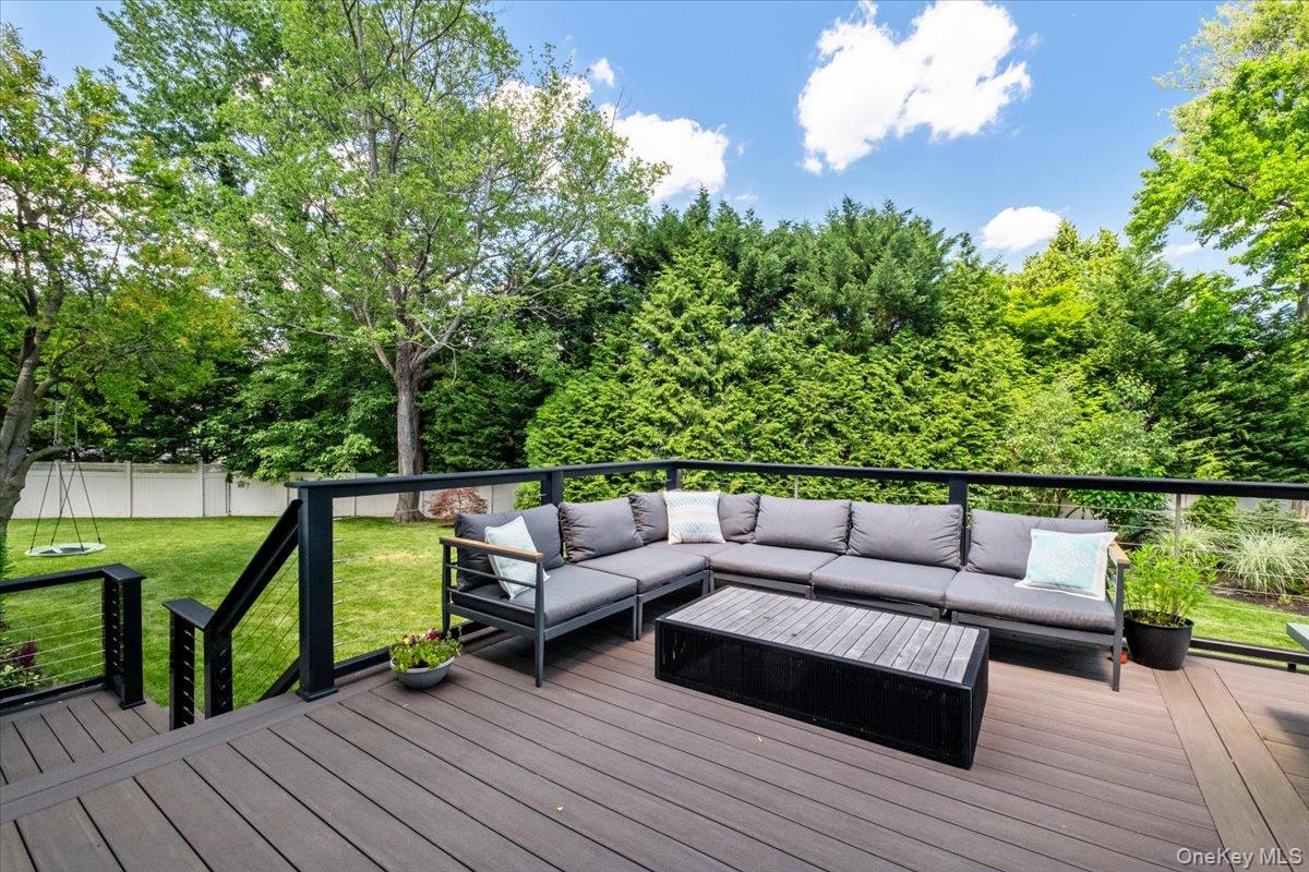 1040 Nautilus Lane, Mamaroneck, NY 10543