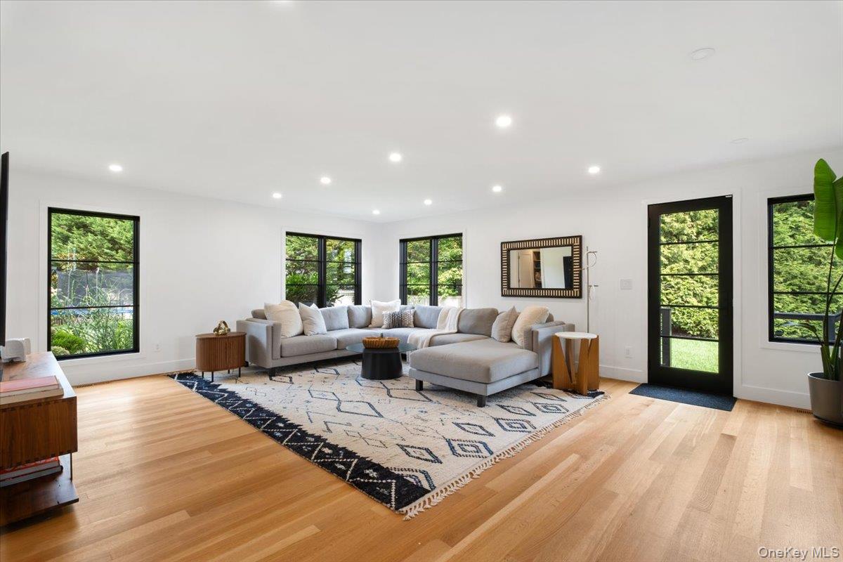 1040 Nautilus Lane, Mamaroneck, NY 10543