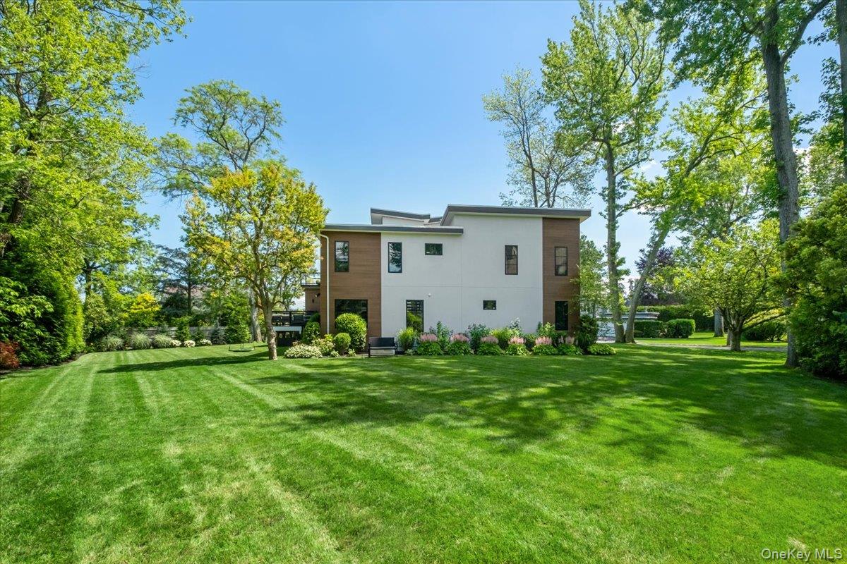 1040 Nautilus Lane, Mamaroneck, NY 10543