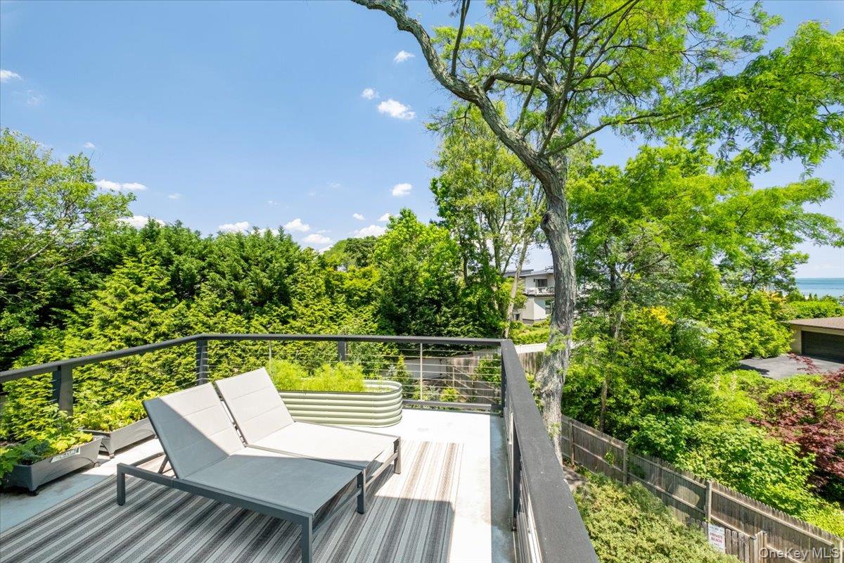 1040 Nautilus Lane, Mamaroneck, NY 10543