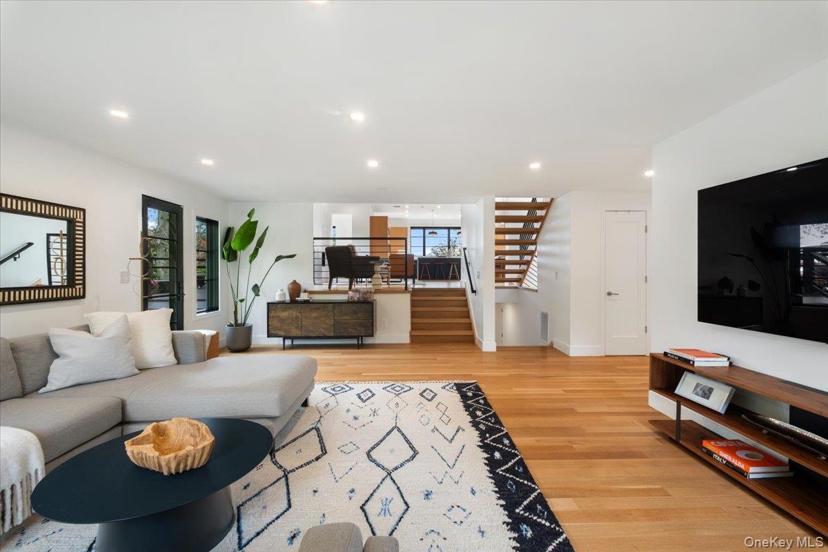 1040 Nautilus Lane, Mamaroneck, NY 10543