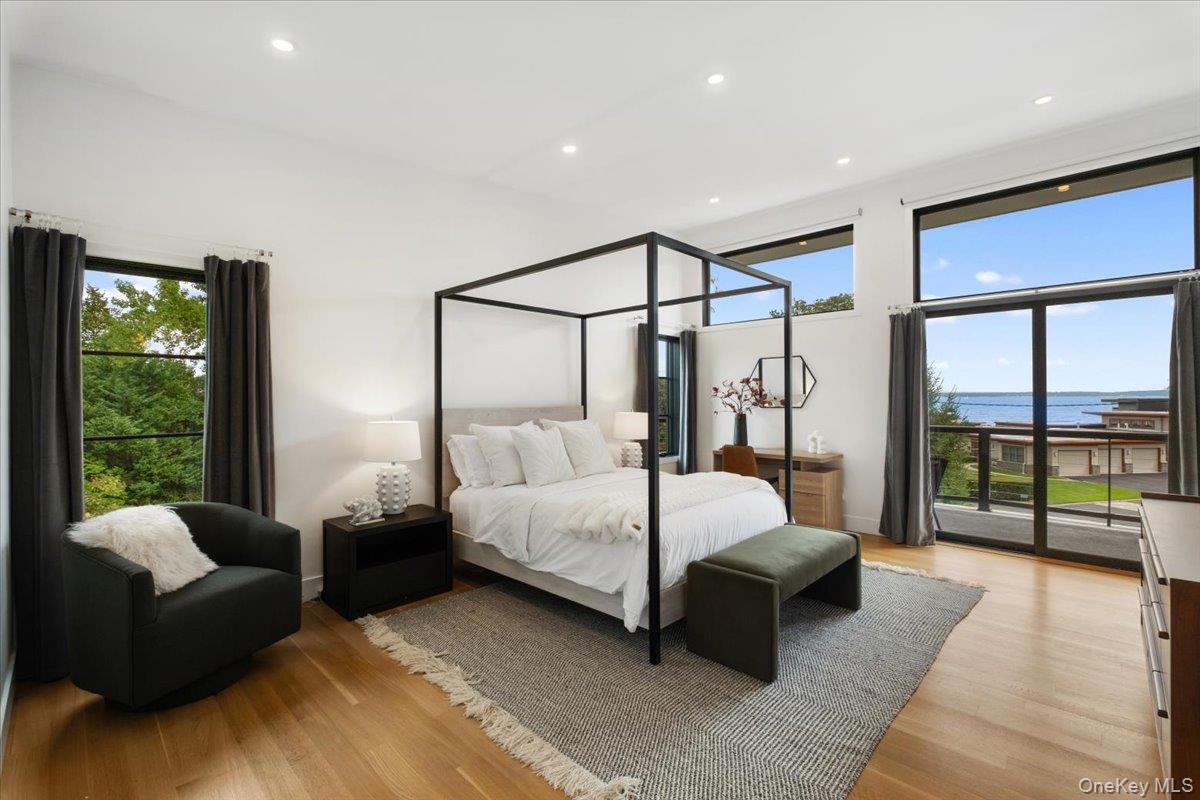 1040 Nautilus Lane, Mamaroneck, NY 10543