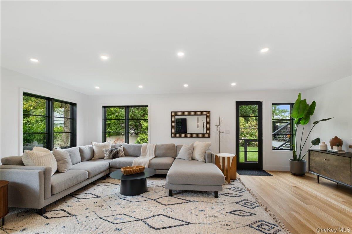 1040 Nautilus Lane, Mamaroneck, NY 10543