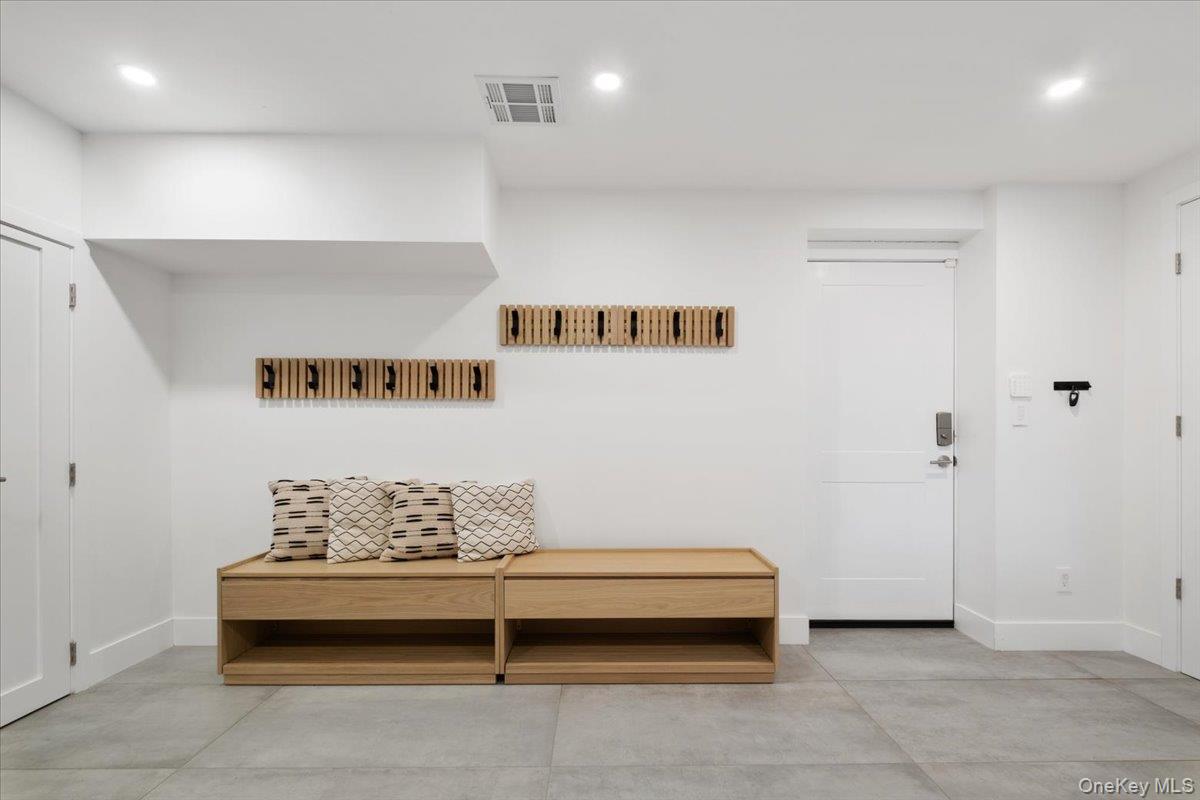 1040 Nautilus Lane, Mamaroneck, NY 10543