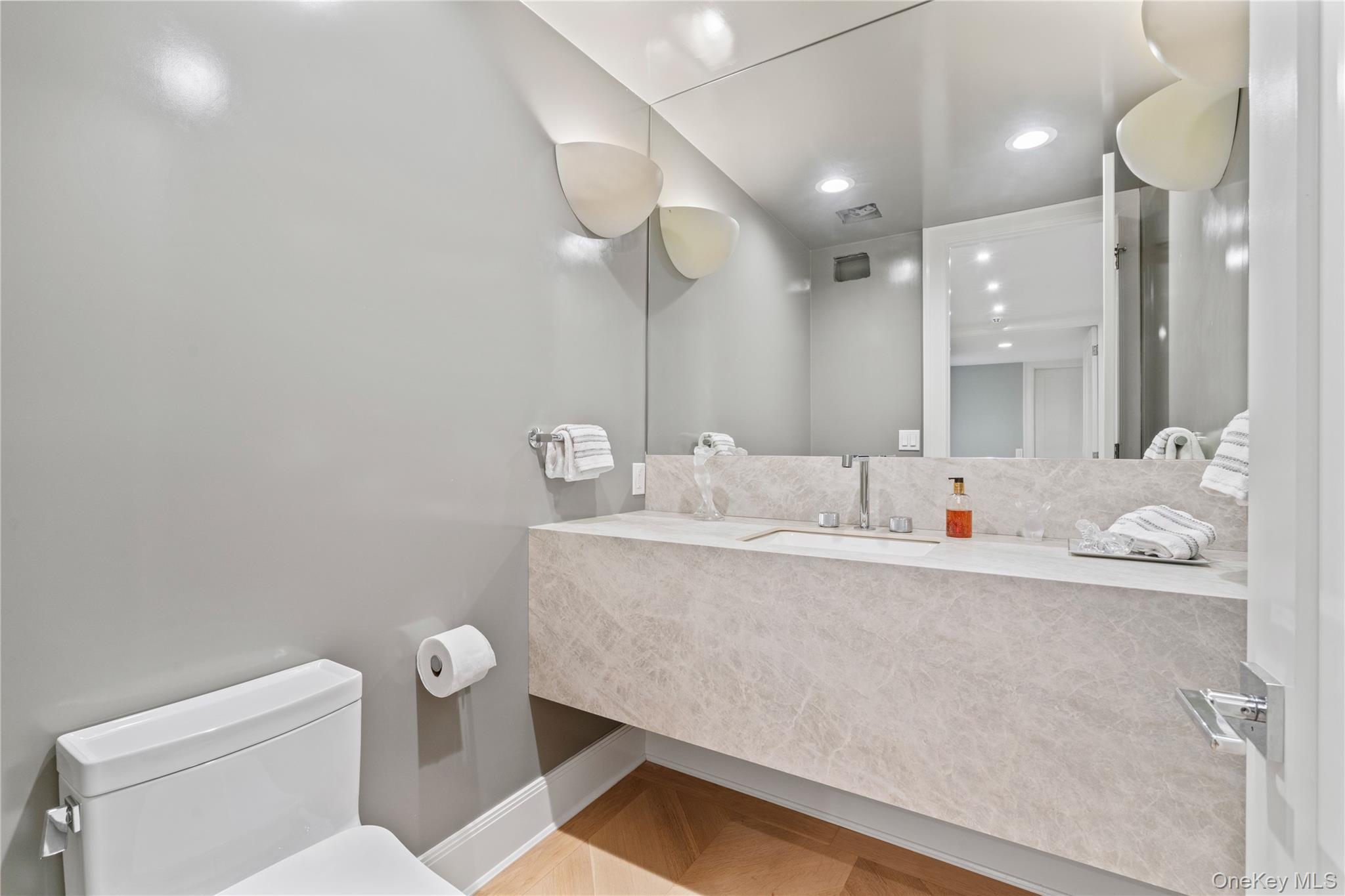 63 Sutton Place, Manhasset, NY 11030