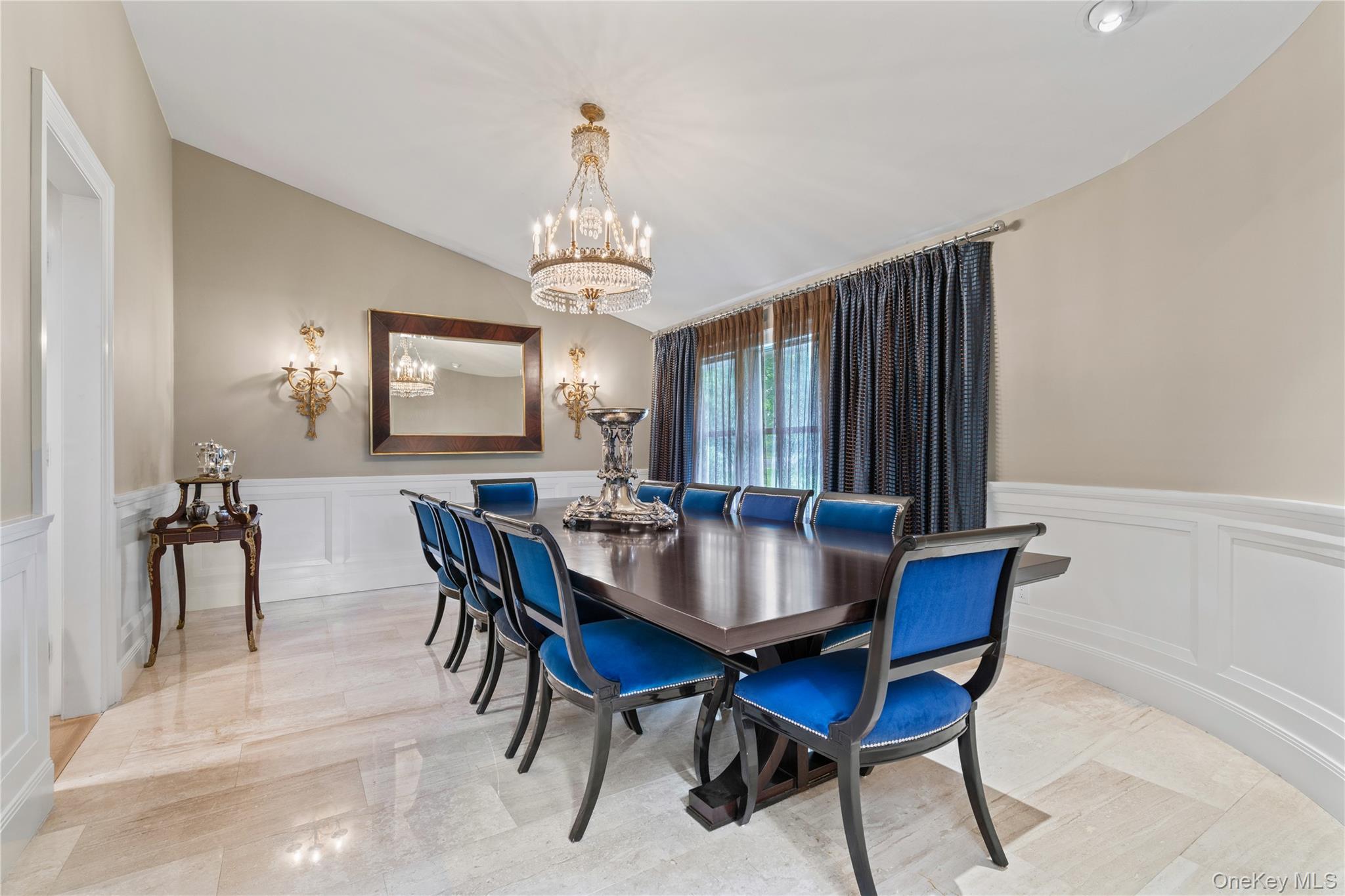 63 Sutton Place, Manhasset, NY 11030