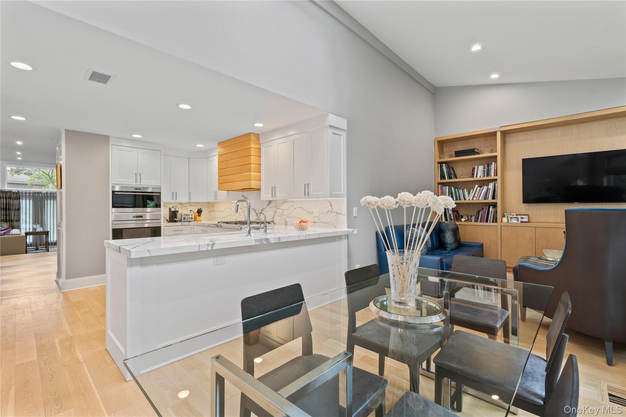 63 Sutton Place, Manhasset, NY 11030