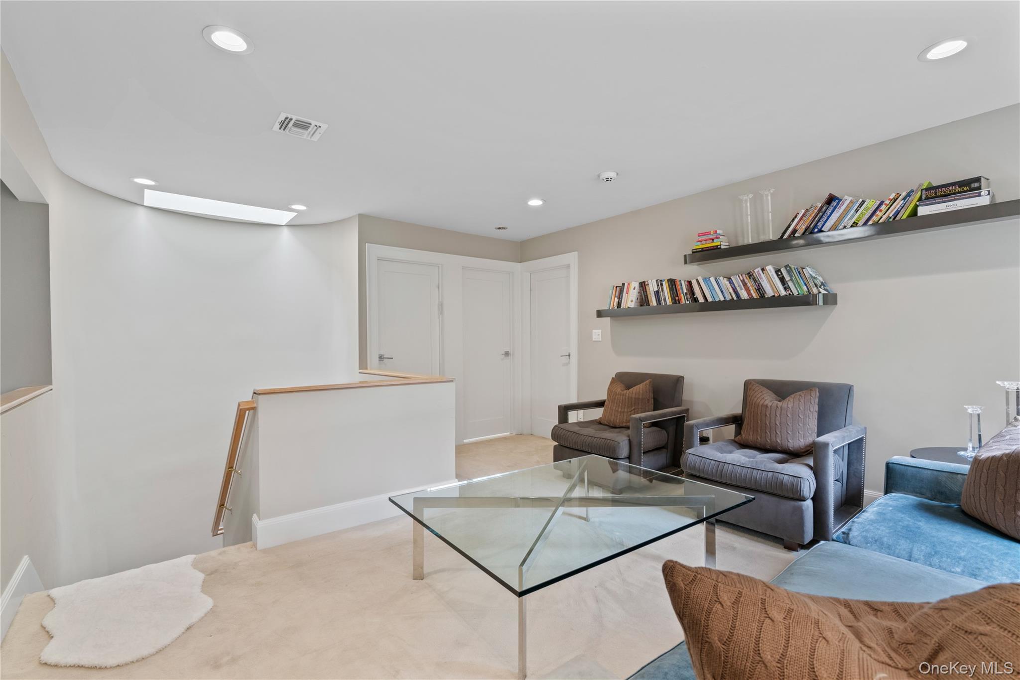 63 Sutton Place, Manhasset, NY 11030