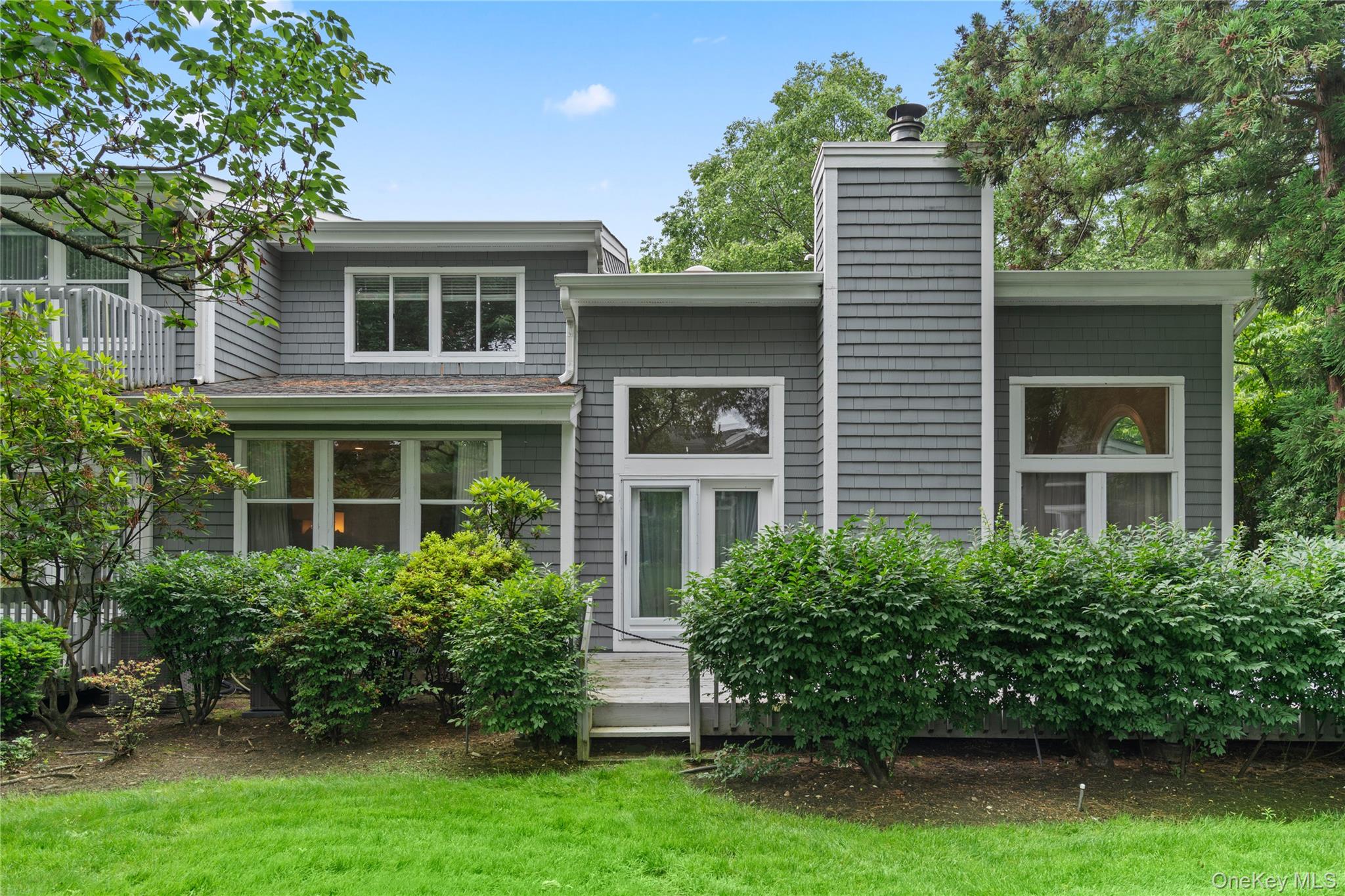 63 Sutton Place, Manhasset, NY 11030