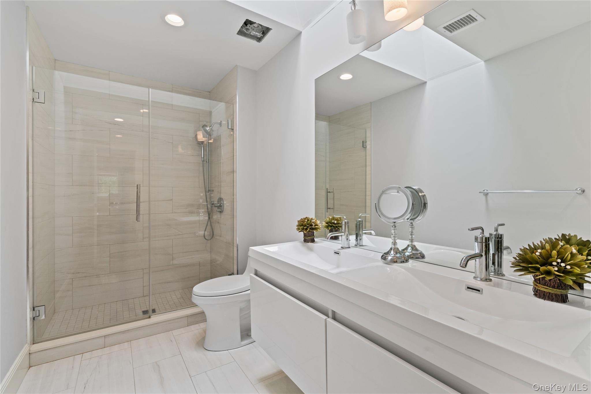 63 Sutton Place, Manhasset, NY 11030