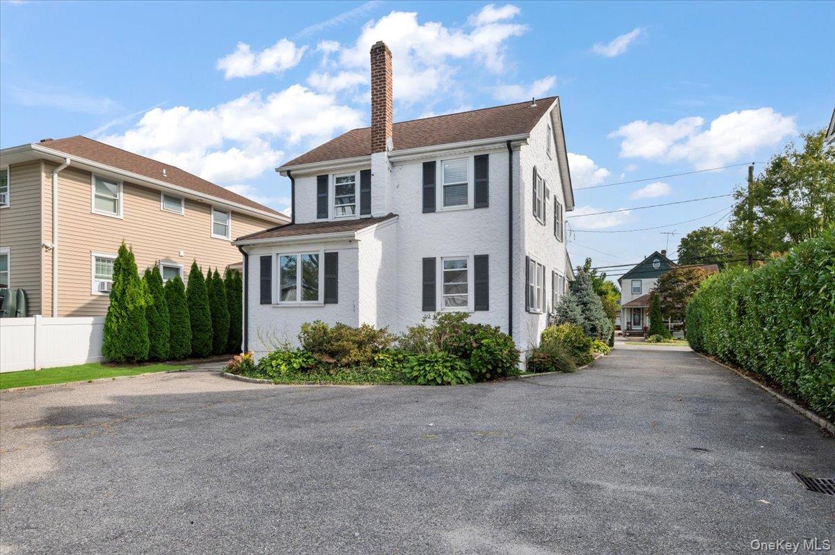 33 Avenue B Avenue, Port Washington, NY 11050