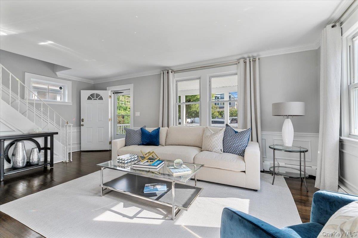 33 Avenue B Avenue, Port Washington, NY 11050