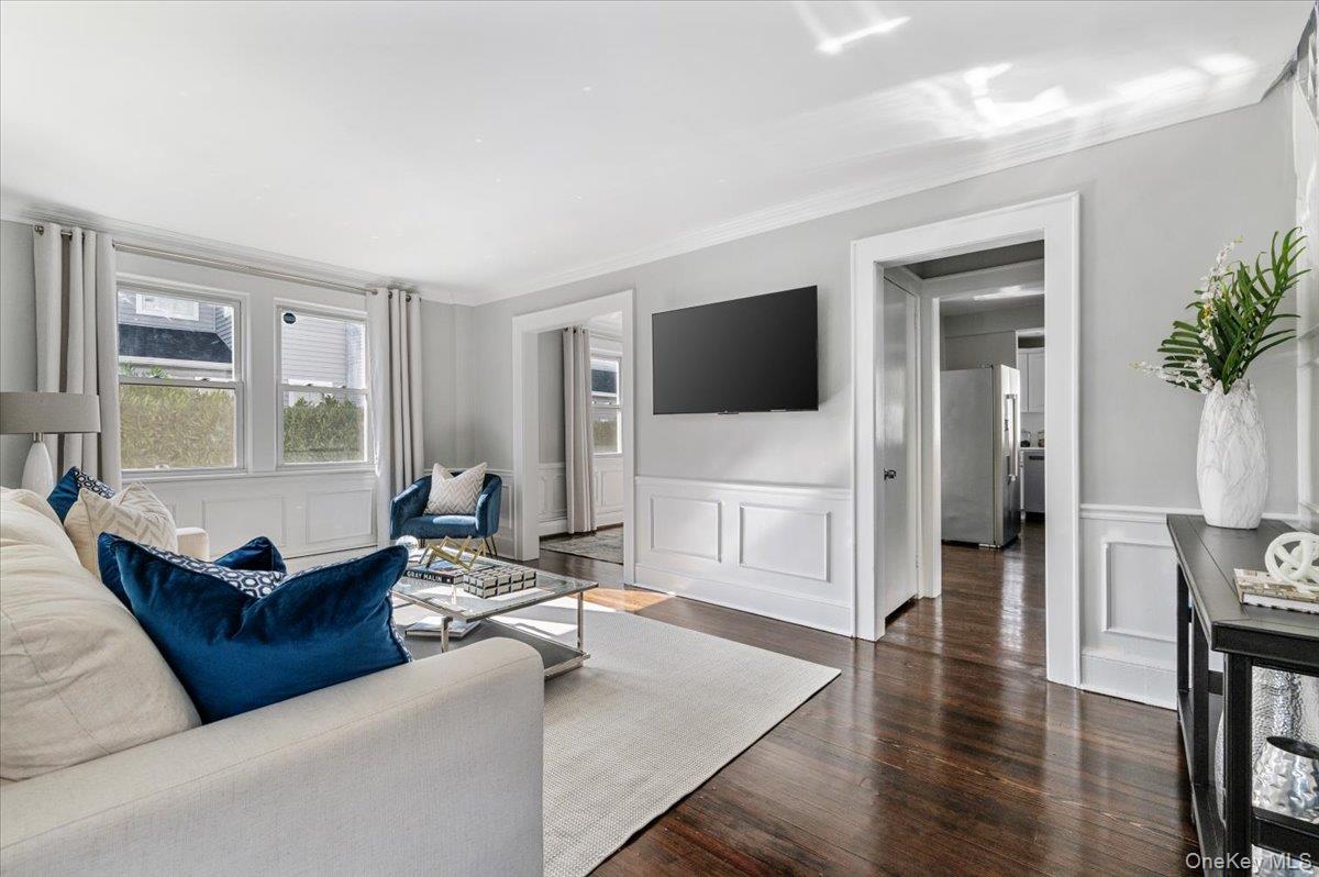 33 Avenue B Avenue, Port Washington, NY 11050