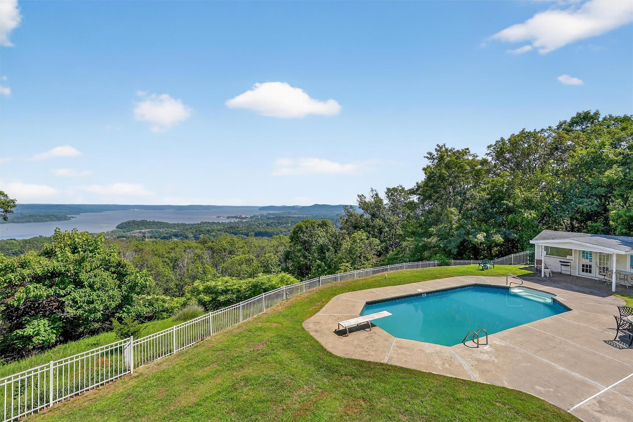 10 Soluri Lane, Tomkins Cove, NY 10986