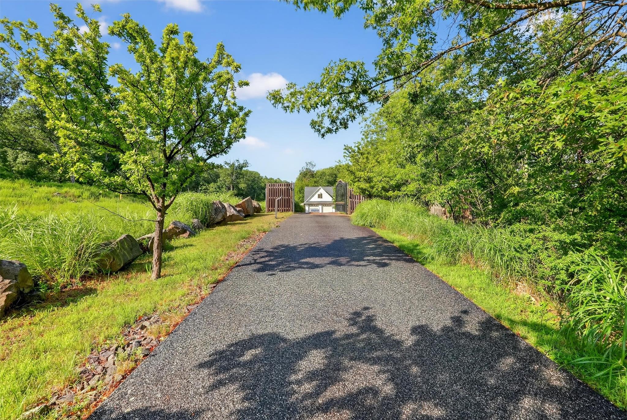 10 Soluri Lane, Tomkins Cove, NY 10986