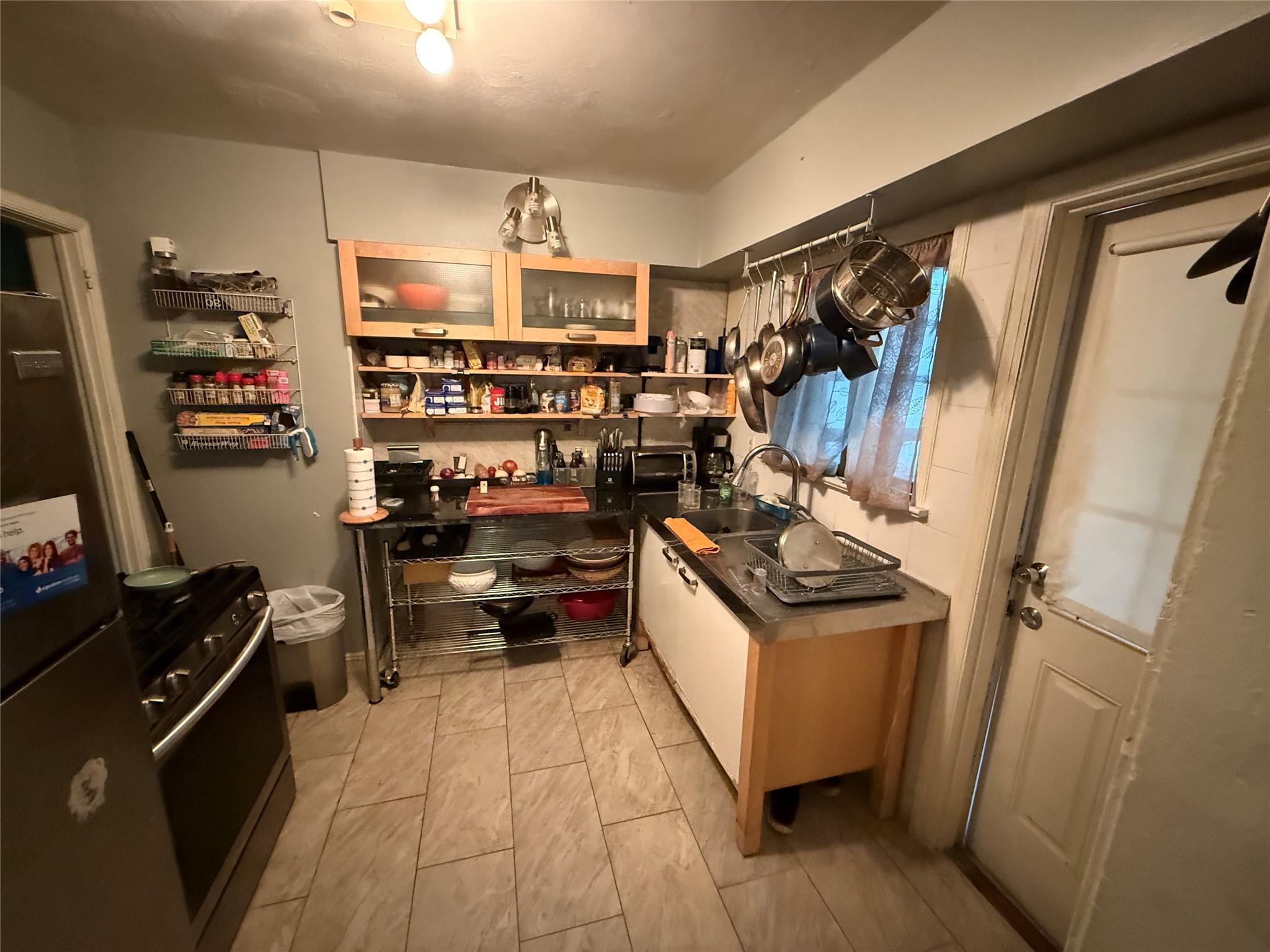 15 Astor Place, Valley Stream, NY 11581