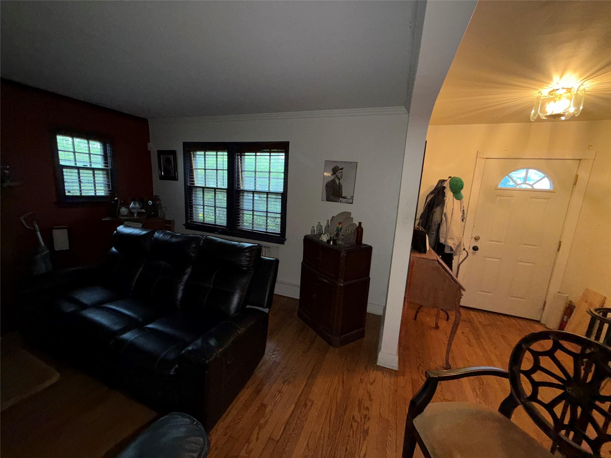 15 Astor Place, Valley Stream, NY 11581