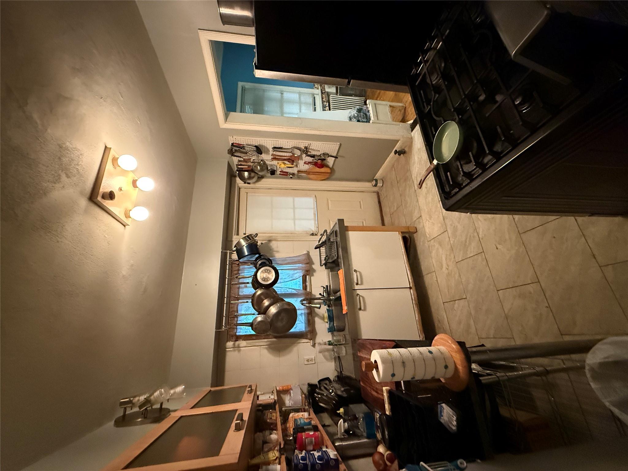 15 Astor Place, Valley Stream, NY 11581