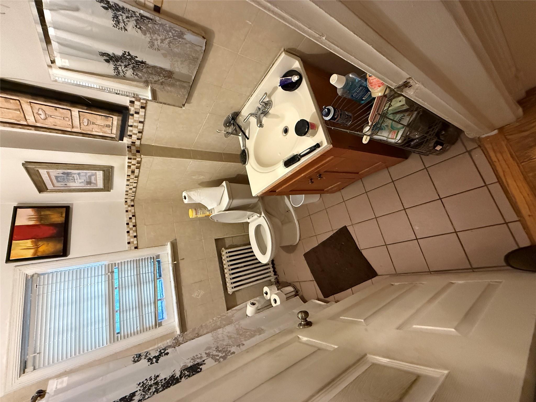 15 Astor Place, Valley Stream, NY 11581