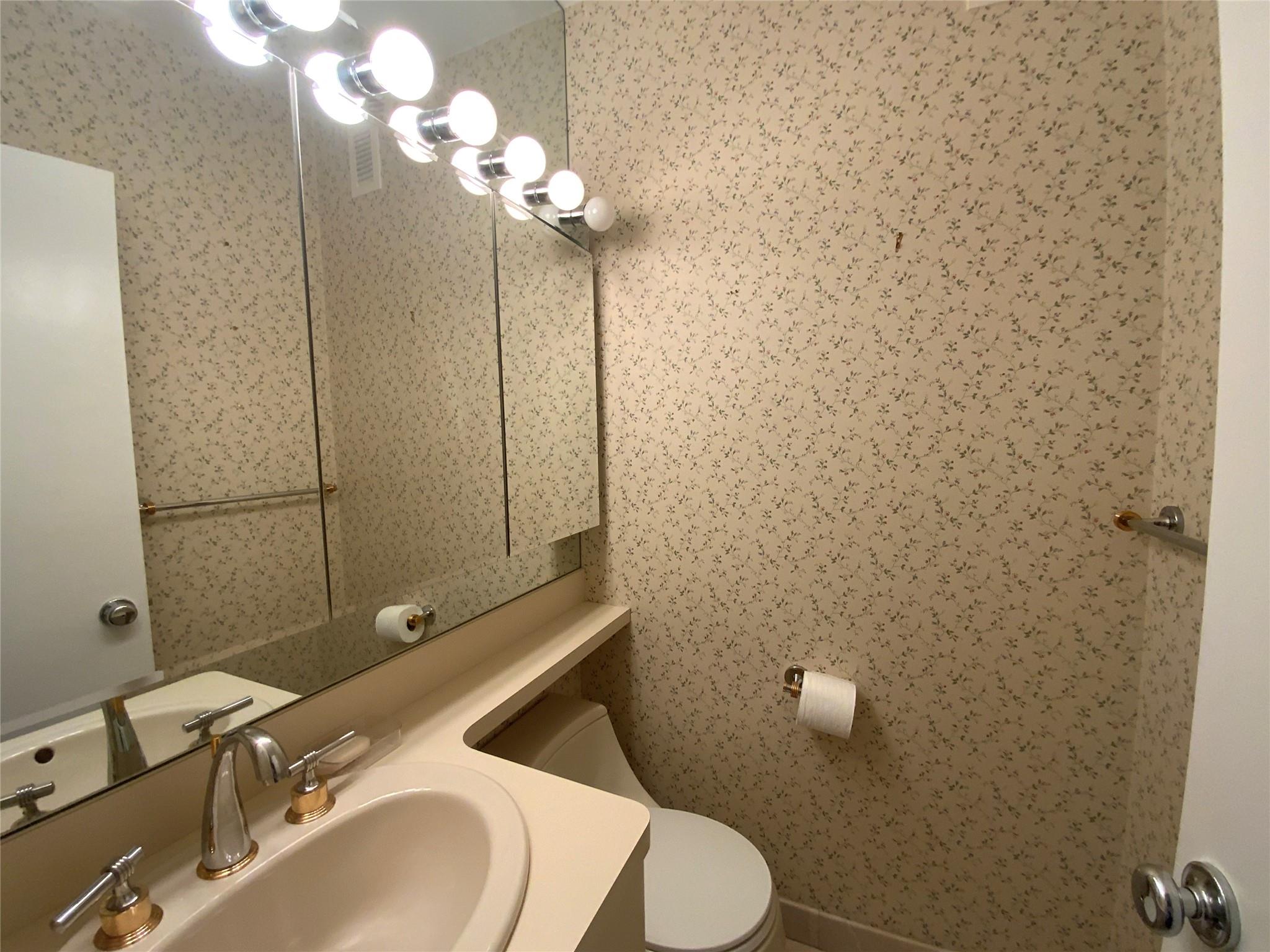 27110 Grand Central Parkway # 19A, Floral Park, NY 11005