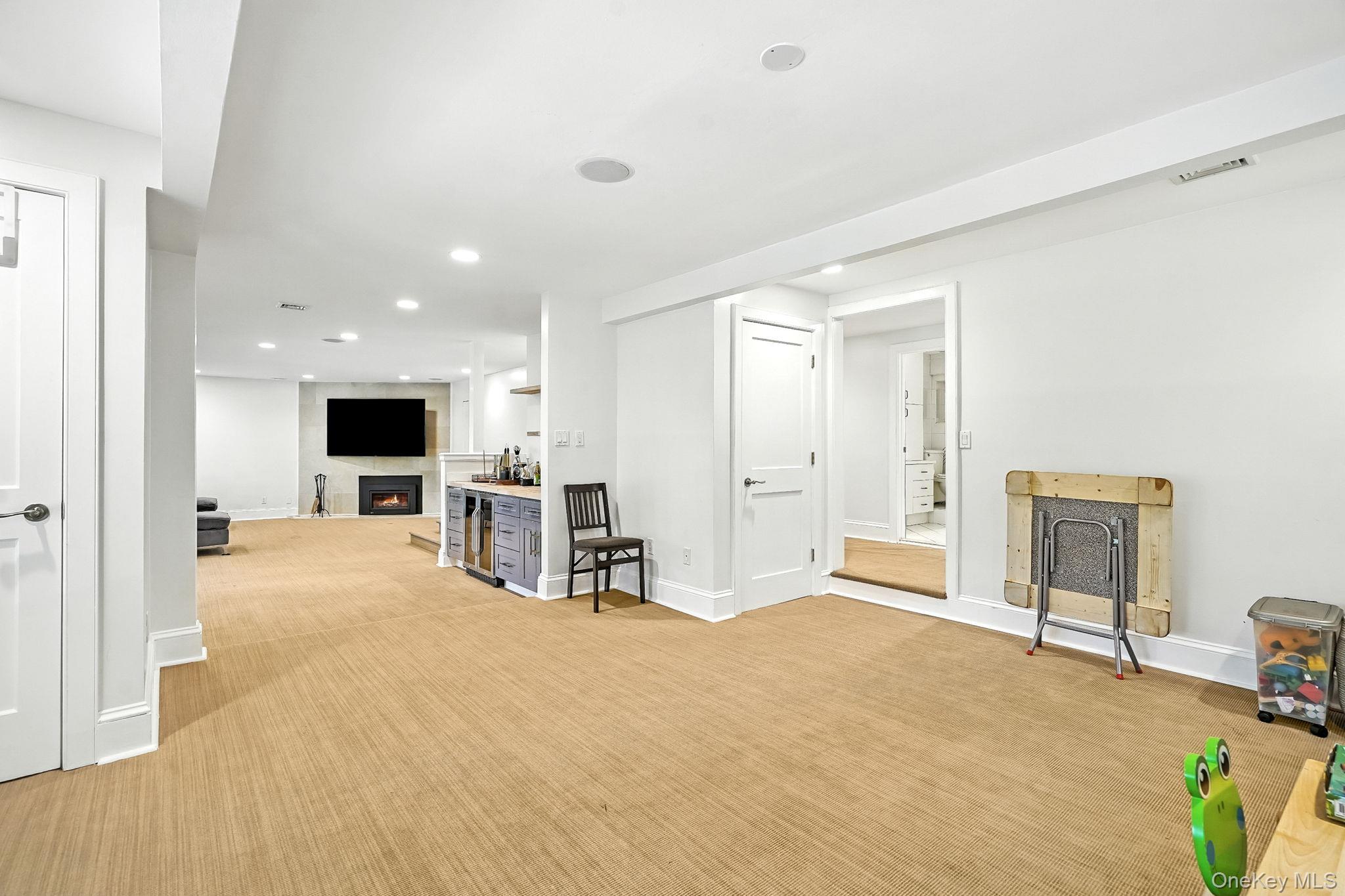 6 EATON Lane, Scarsdale, NY 10583