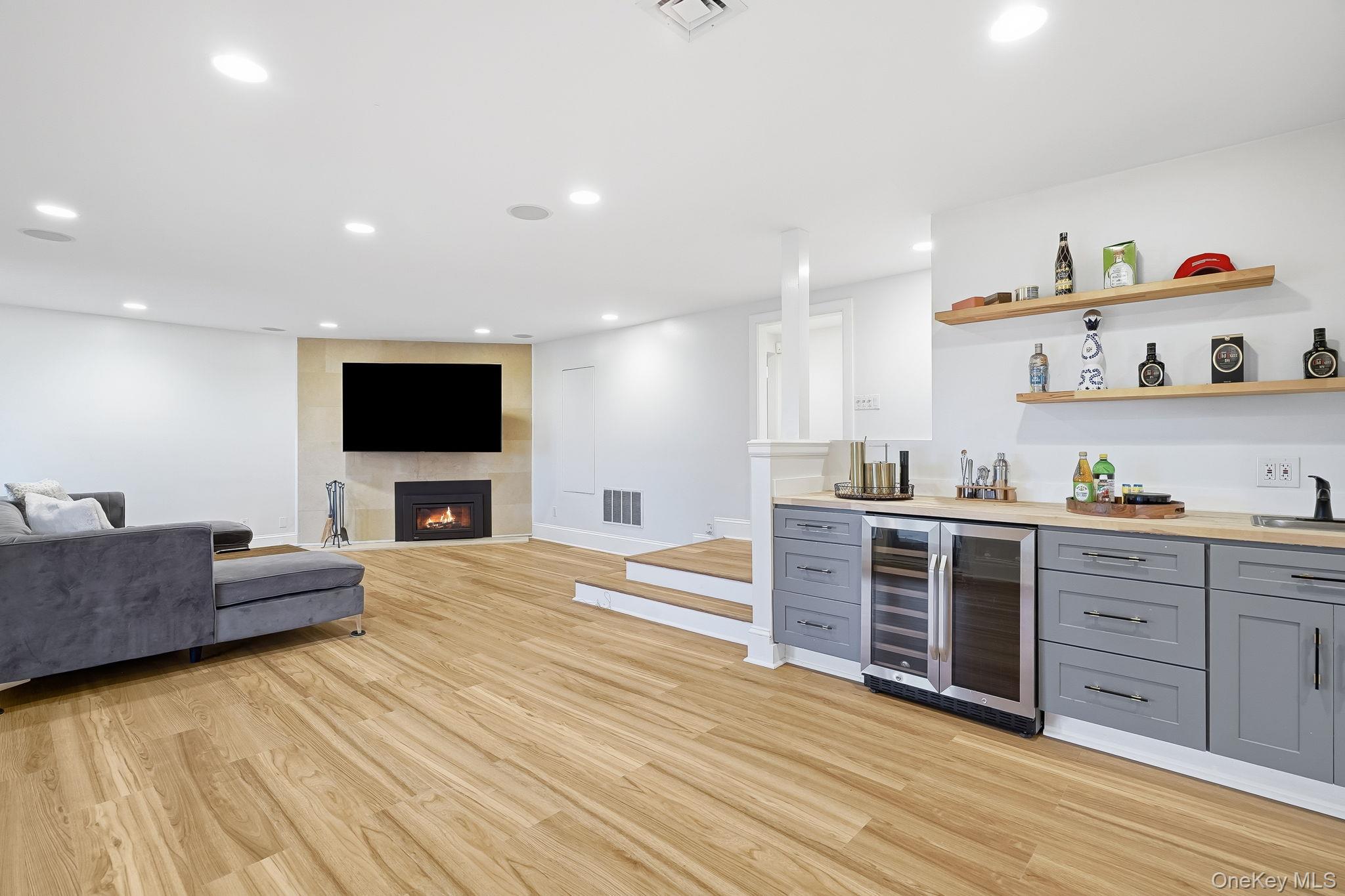 6 EATON Lane, Scarsdale, NY 10583