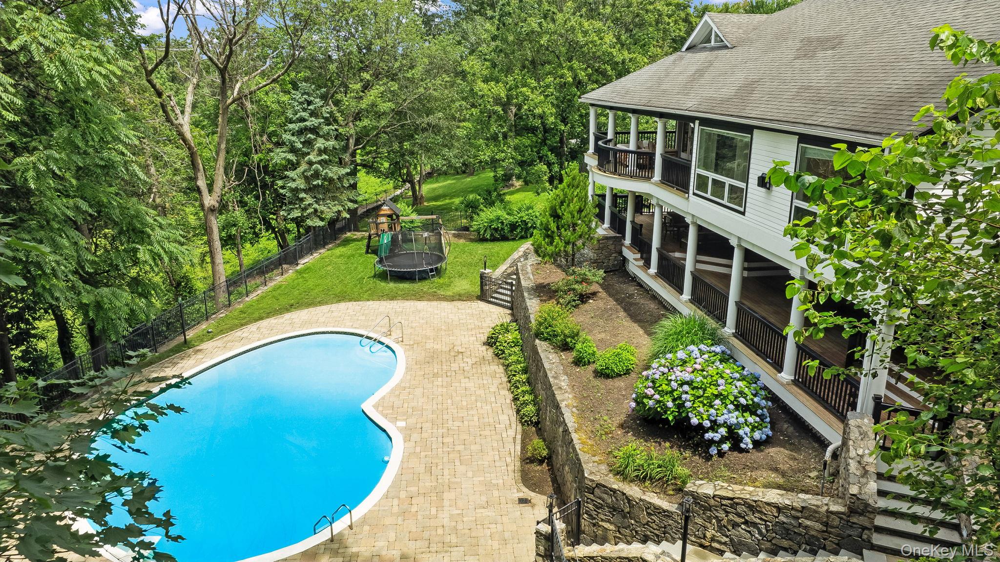 6 EATON Lane, Scarsdale, NY 10583