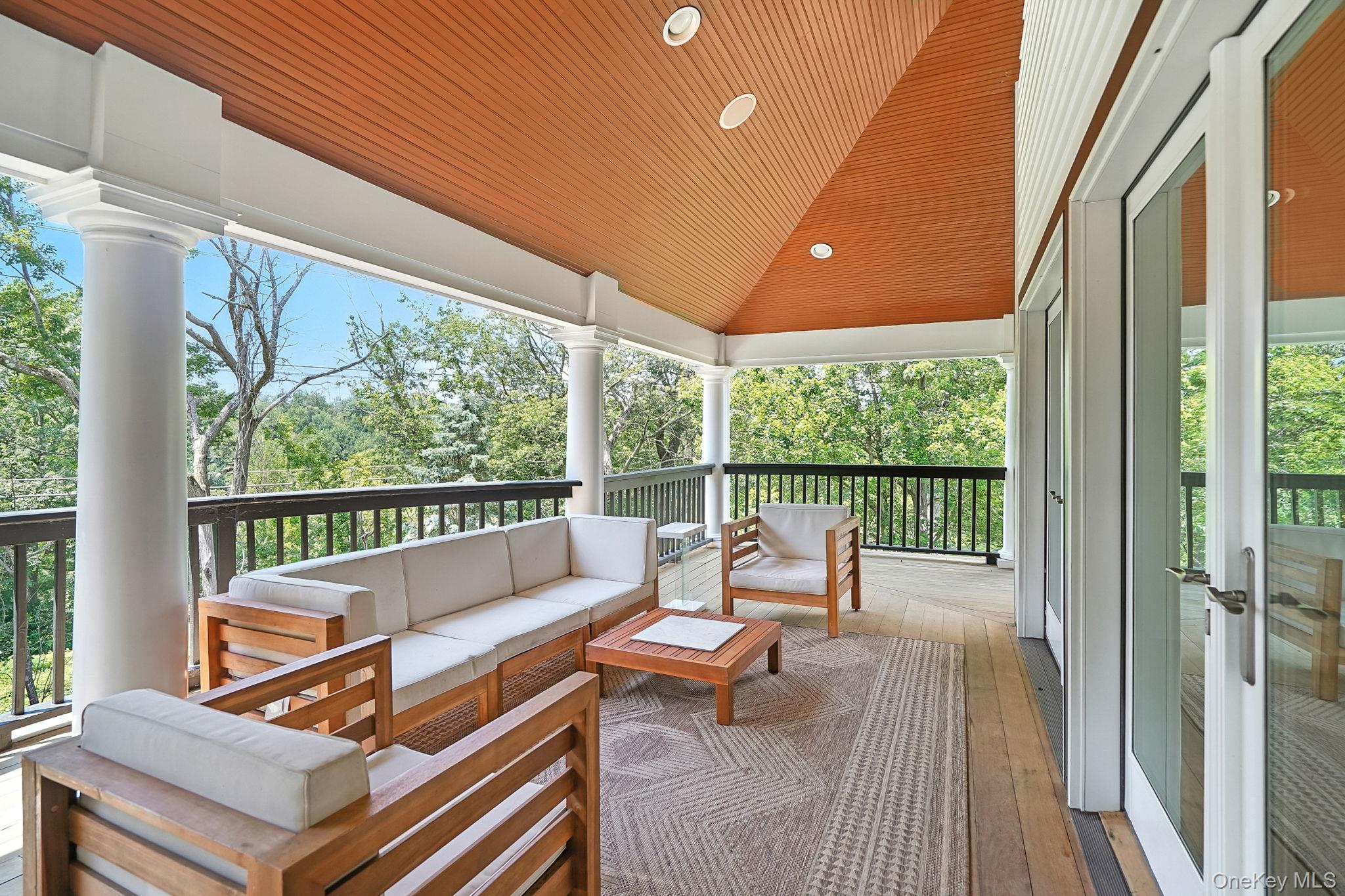 6 EATON Lane, Scarsdale, NY 10583