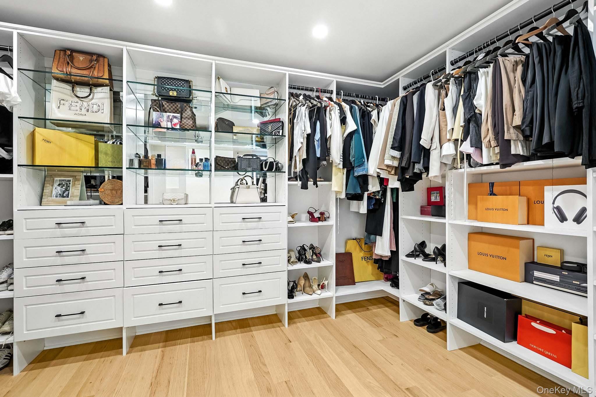 6 EATON Lane, Scarsdale, NY 10583