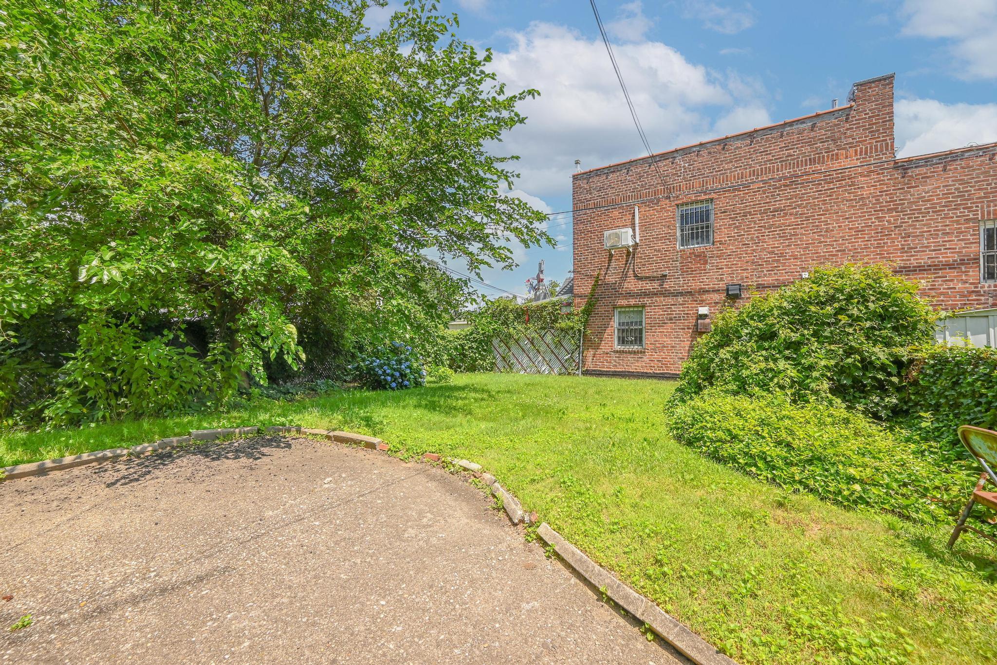 150-01 Horace Harding Exp, Flushing, NY 11367