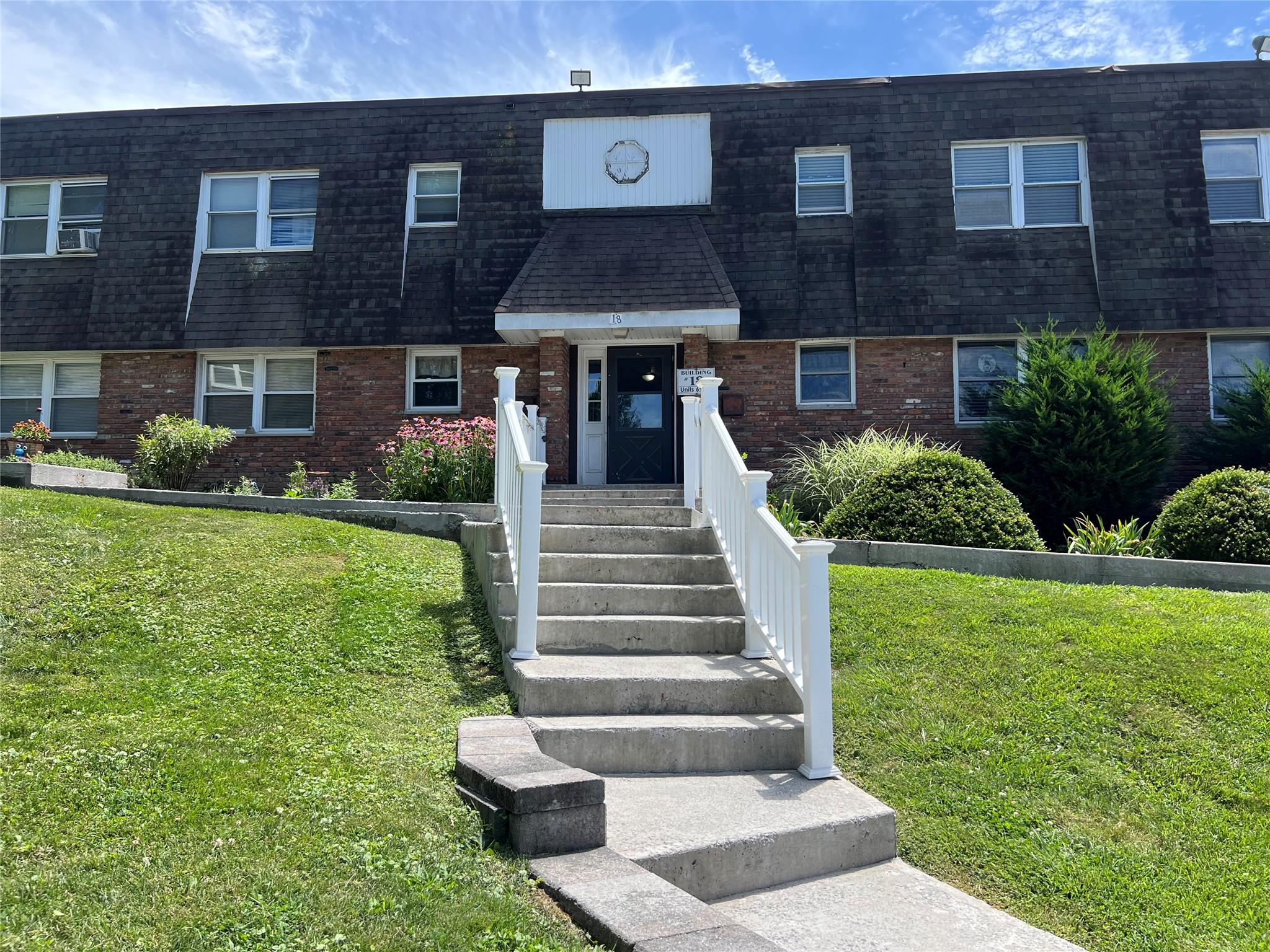 18 Crescent Drive # 72, Thiells, NY 10984