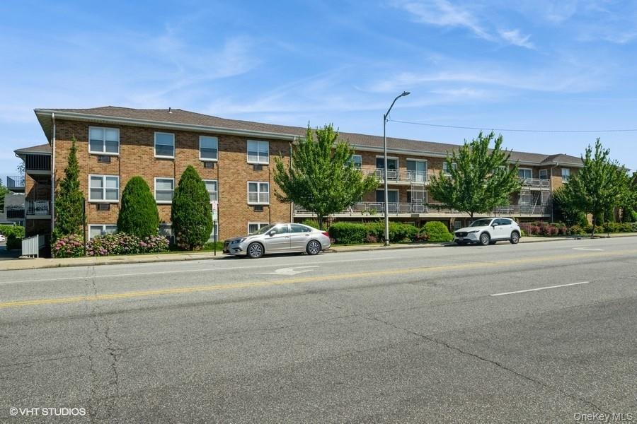 90 S PARK Avenue # B17, Rockville Centre, NY 11570