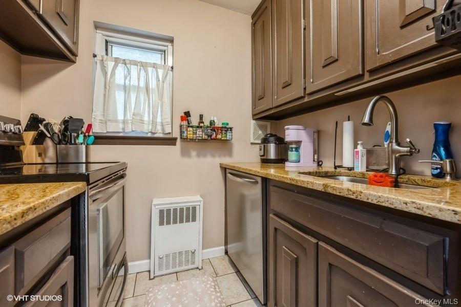 90 S PARK Avenue # B17, Rockville Centre, NY 11570