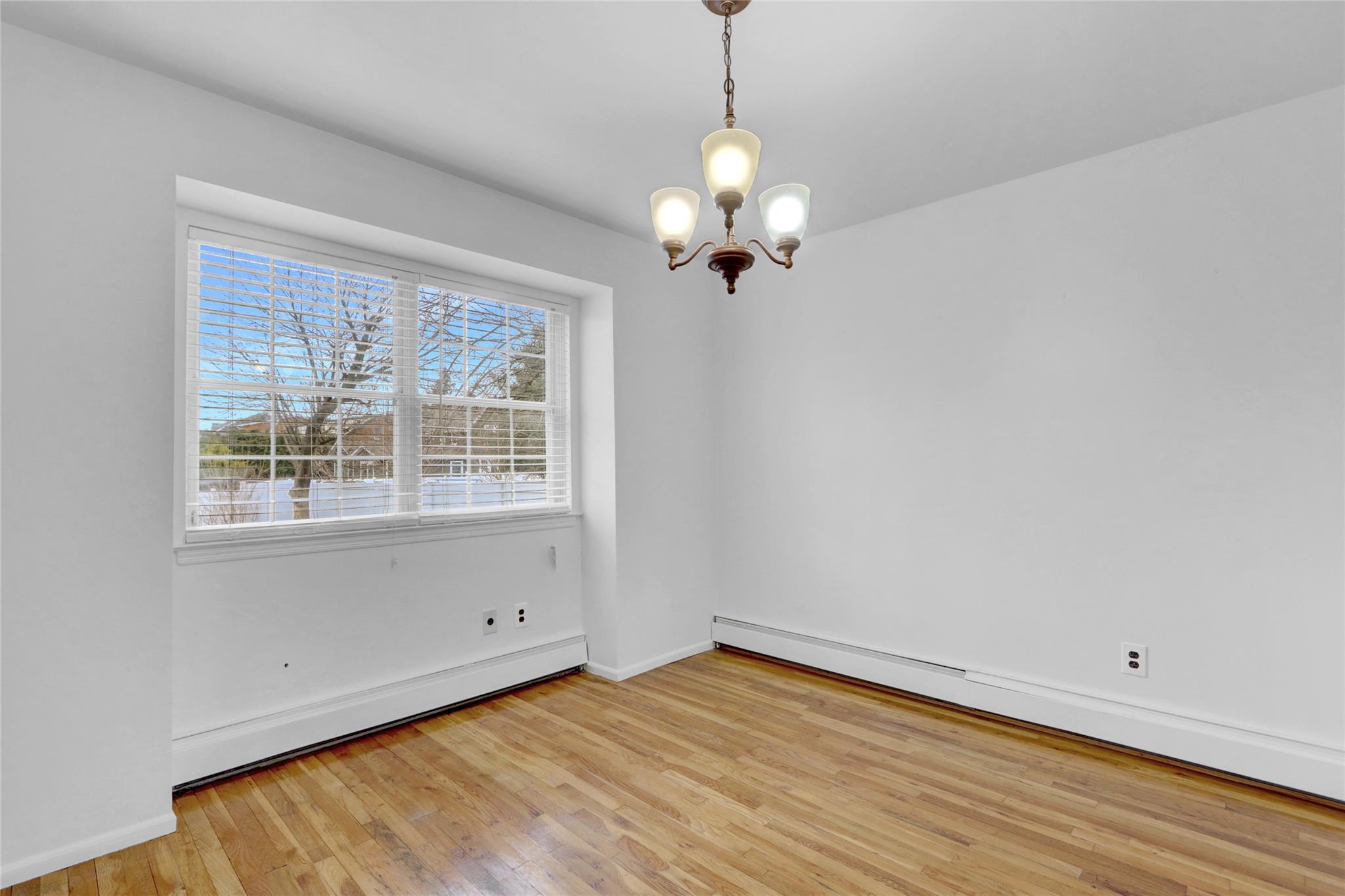 176 Jackson Avenue # A, Syosset, NY 11791