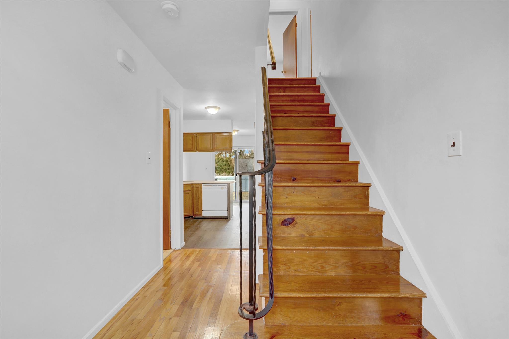 176 Jackson Avenue # A, Syosset, NY 11791
