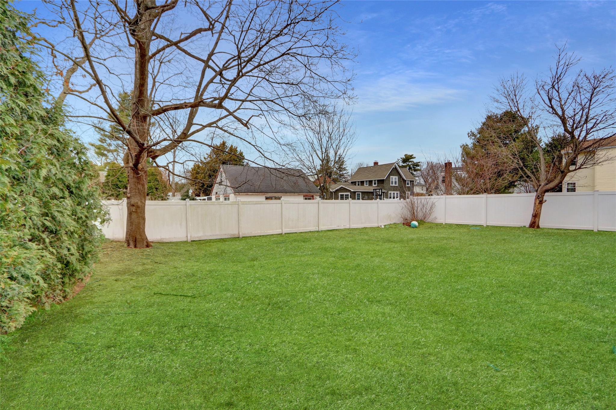 176 Jackson Avenue # A, Syosset, NY 11791