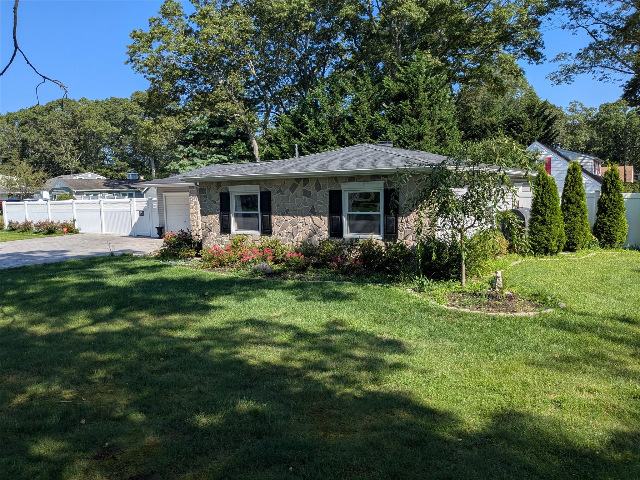 9 SongSparrow Lane, Centereach, NY 11720