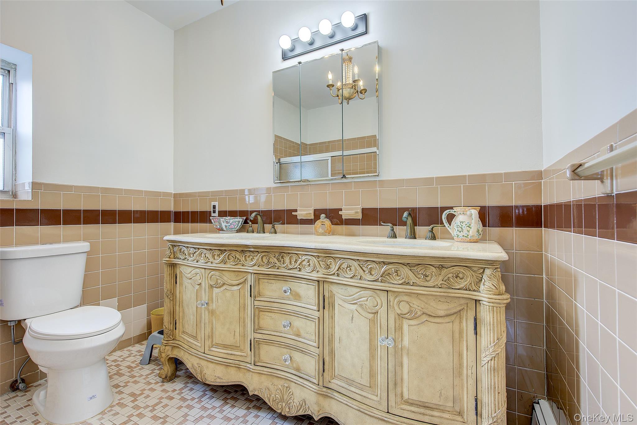 7126 170th Street, Fresh Meadows, NY 11365