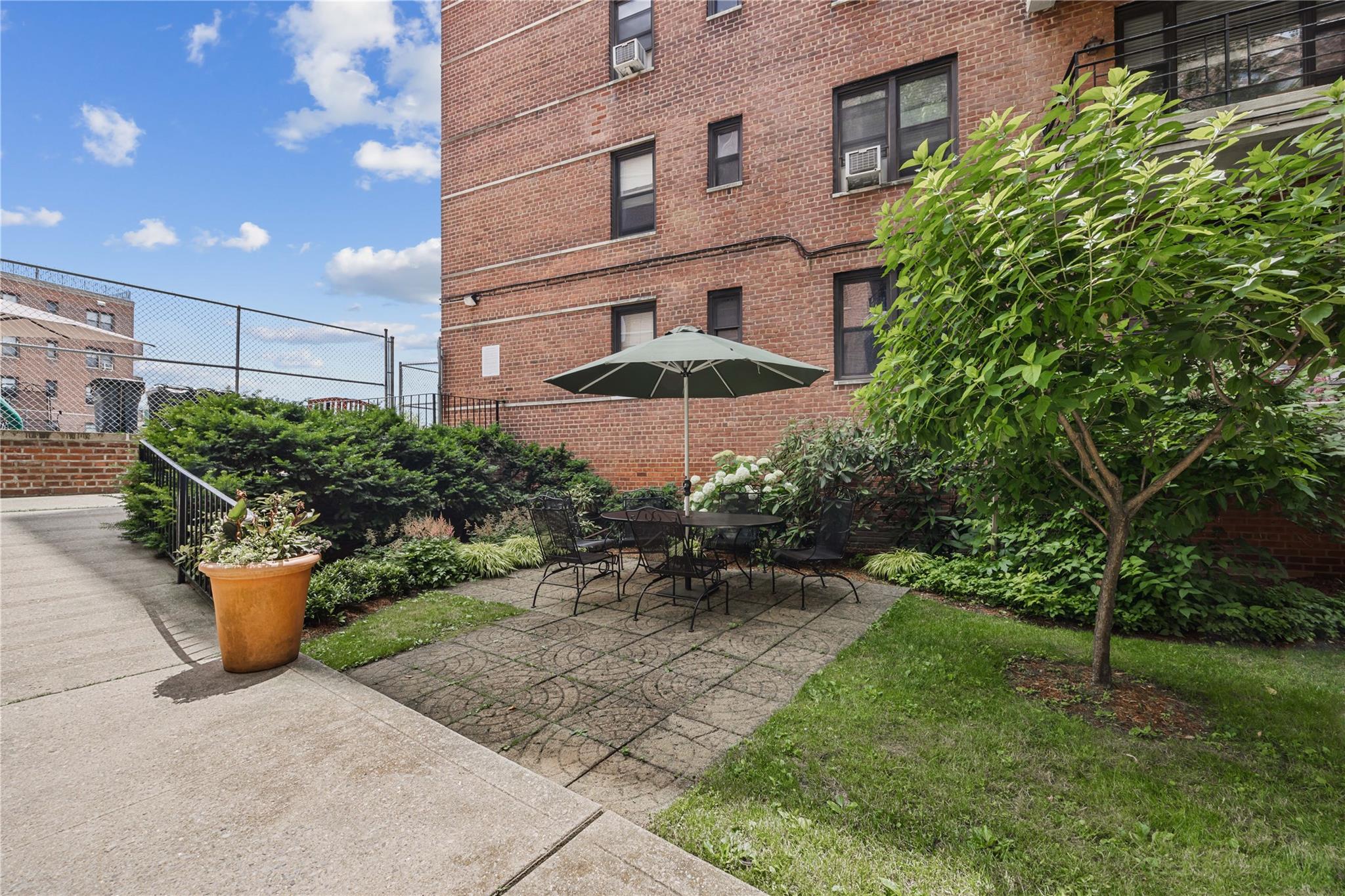 3616 Henry Hudson Parkway # 2IS, Bronx, NY 10463