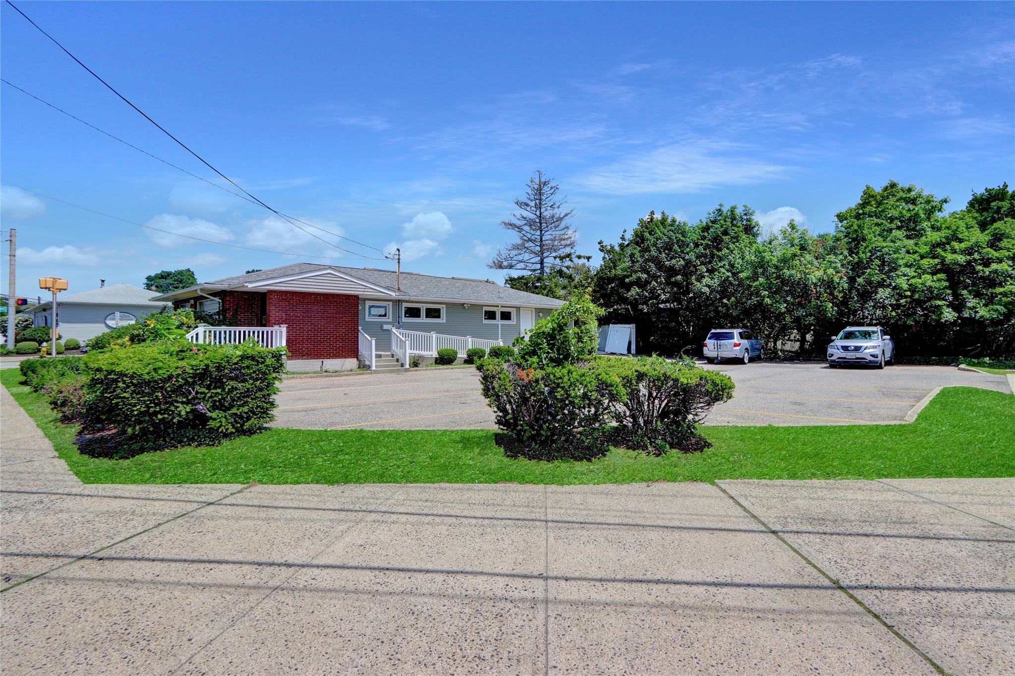 760 n.wellwood ave, Lindenhurst, NY 11757
