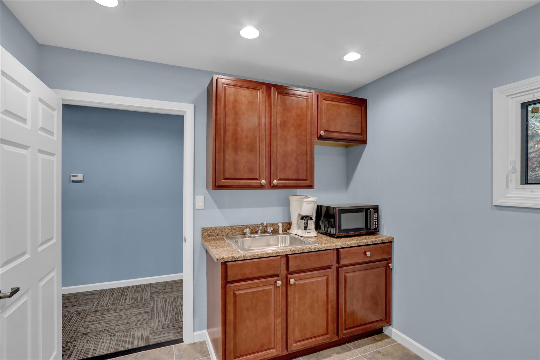 760 n.wellwood ave, Lindenhurst, NY 11757