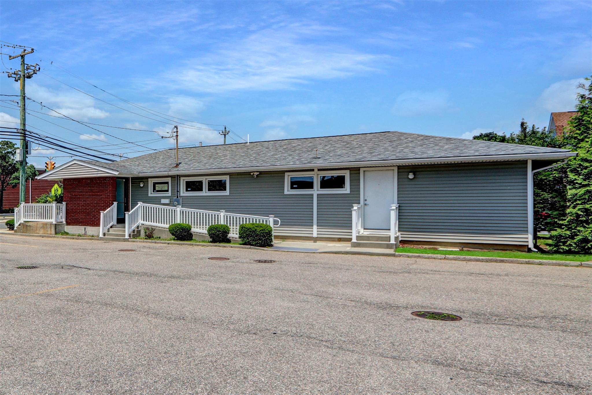 760 n.wellwood ave, Lindenhurst, NY 11757