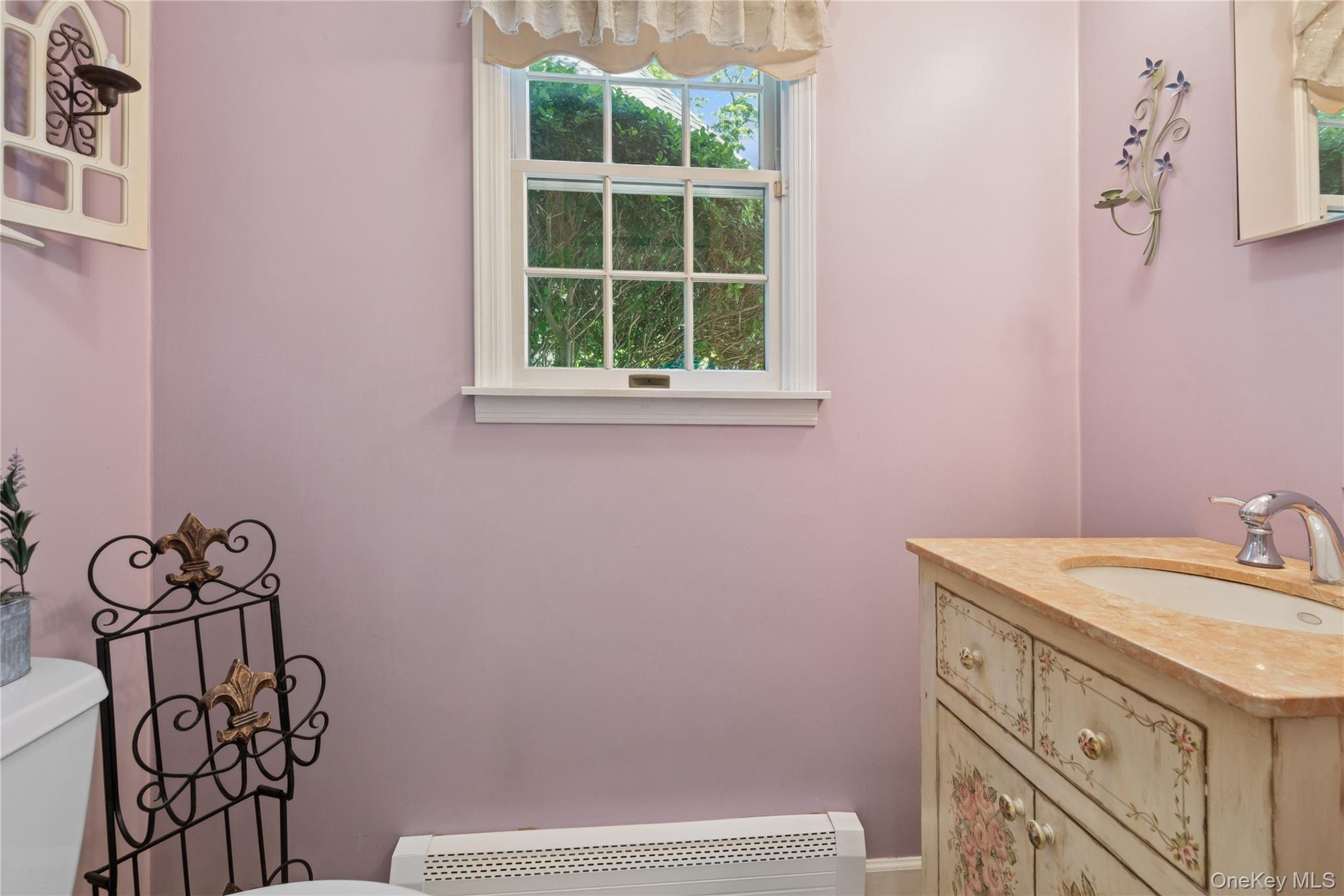 7 Orient Avenue, Northport, NY 11768